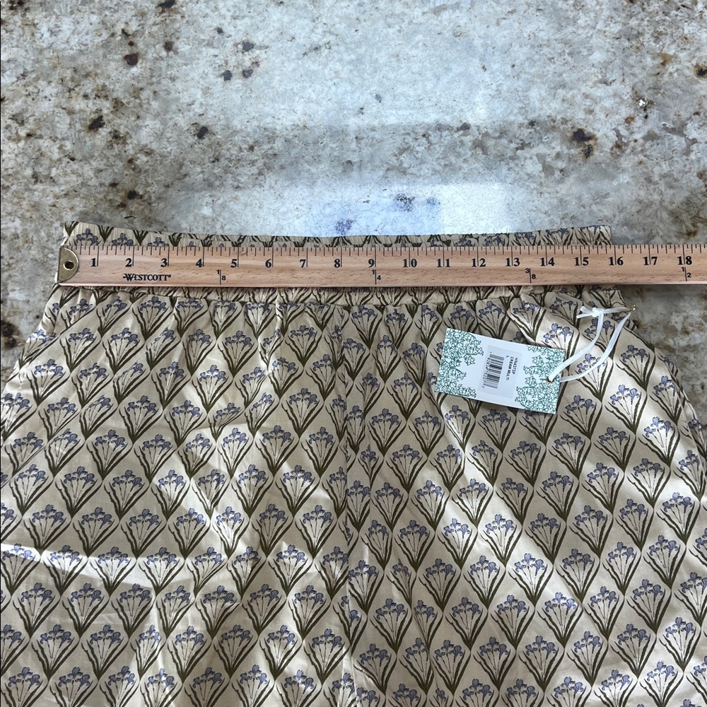 Adorable! NWT TUCKERNUCK’s Hyacinth House cotton 2 pocket elastic waist shorts - Picture 8 of 9